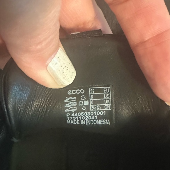 Ecco Leather Sneakers - Picture 9 of 9